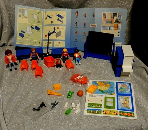 Playmobil School Set 5941 - Take Along Playset Replacement Pieces - Picture 1 of 6