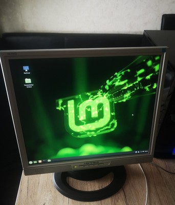 Computer Screen Bildschirm Monitor   19 Zoll    HANNS-G HX191D   VGA DVI AUDIO