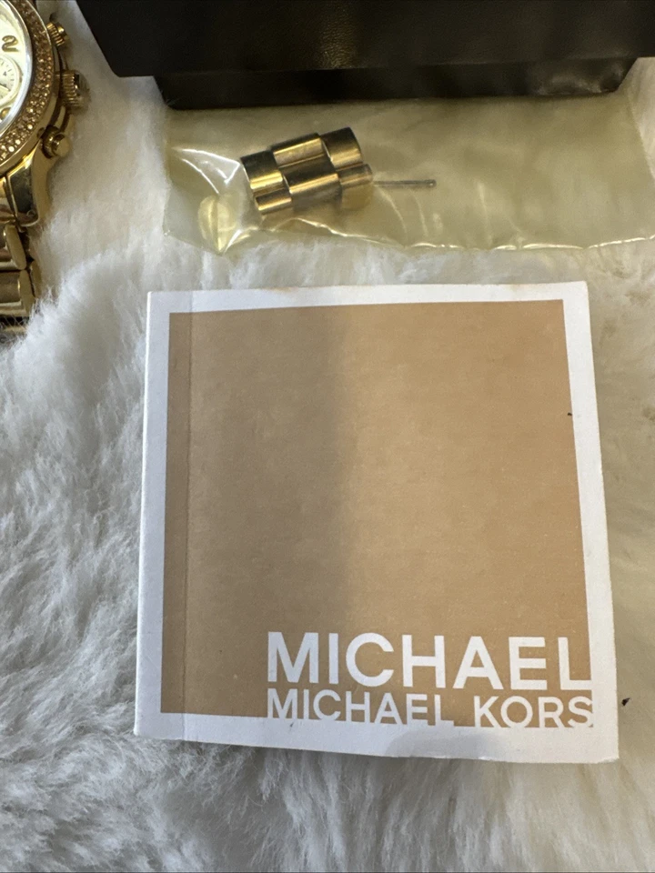 Michael Kors MK5826 RUNWAY 铺路水晶玫瑰金表带手表 — 第 4/4 张图片