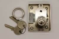 Junie 2826 Riegelschloss Aufschraubschloss Vernickelt Dorn 30 Mm Rechts