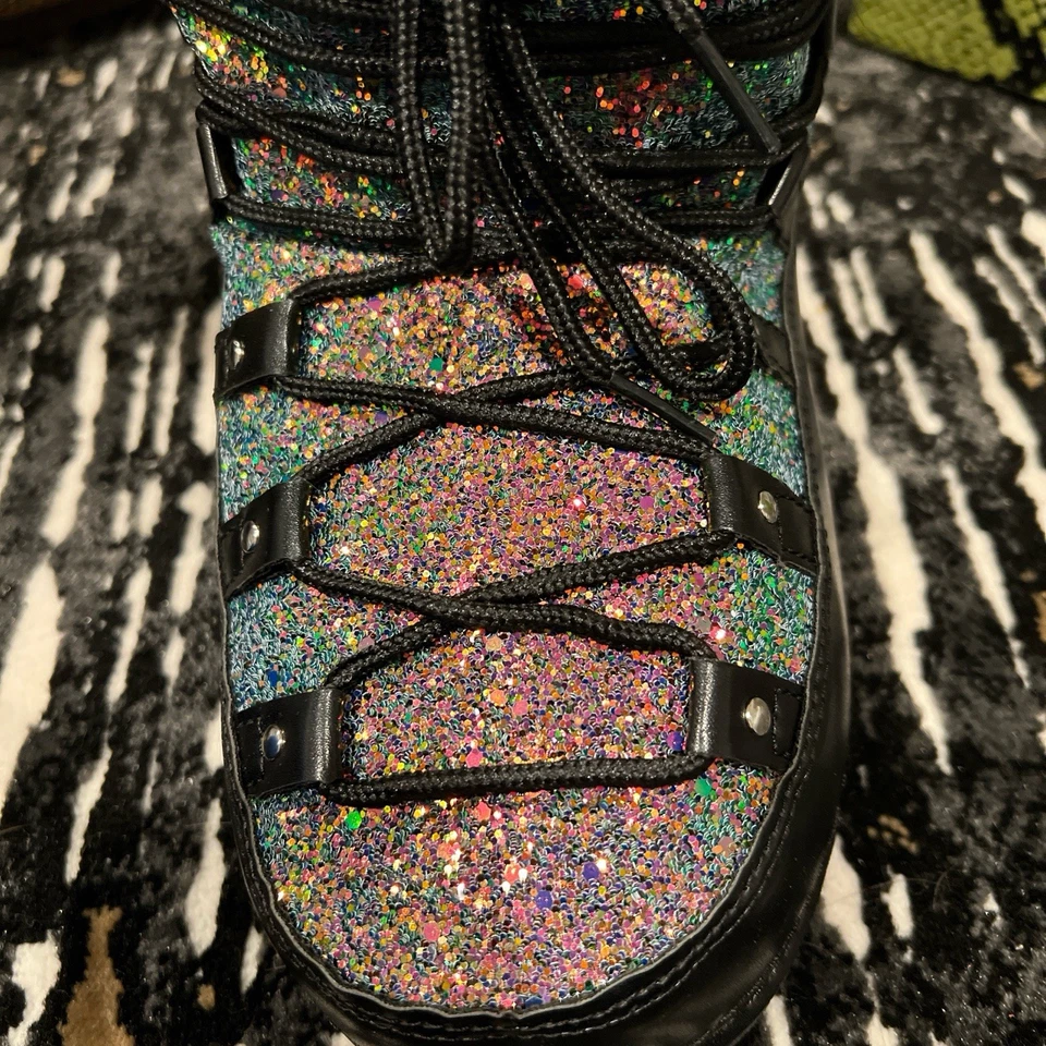 Cape Robbins Winter Sequin Moon Boot NEW Size 8 - Image 3 of 4