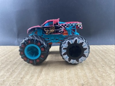 Hot Wheels Podium Crashers Demo Derby #75 Monster Truck 1:64, COMB