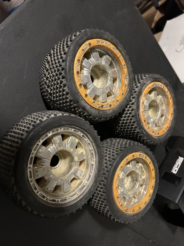 Pro-Line Weld Commando Beadlock-Gold 40 series Chrome Wheel 2680-01, 23mm HD HEX - Image 2 of 3