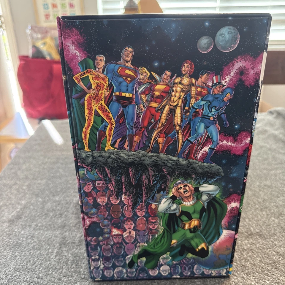 DC Crisis On Infinite Earths Boxset Used - Image 3 of 4