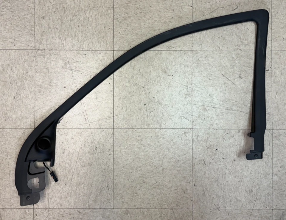 Jeep Grand Cherokee 2014-2017 moldura de puerta delantera derecha - OEM - 5SF581S5AB Foto 2 de 4