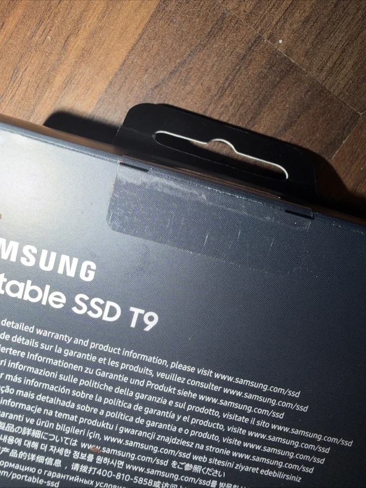 Samsung T9 4TB 2,000 MB/s Portable SSD USB 3.2 Gen. 2 - Black (MU-PG4T0B/AM) - Image 2 of 2