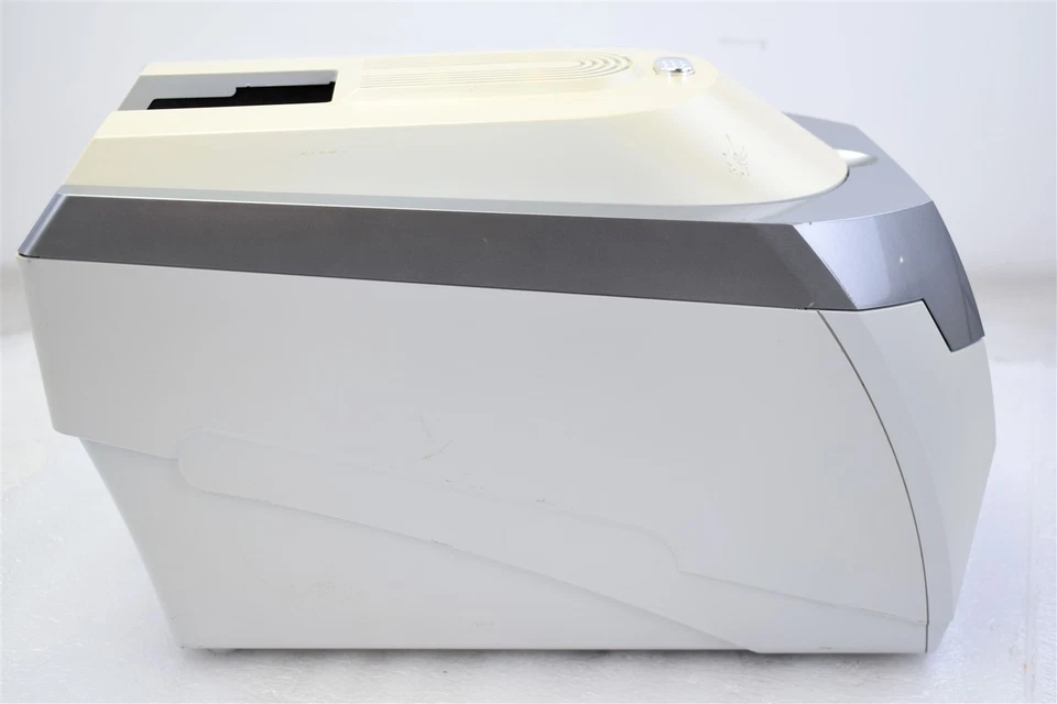 MagiCard 3652-0001 RIO PRO STD PRINTER GIFT ID CARD BADGE THERMAL PRINTER - Image 2 of 4