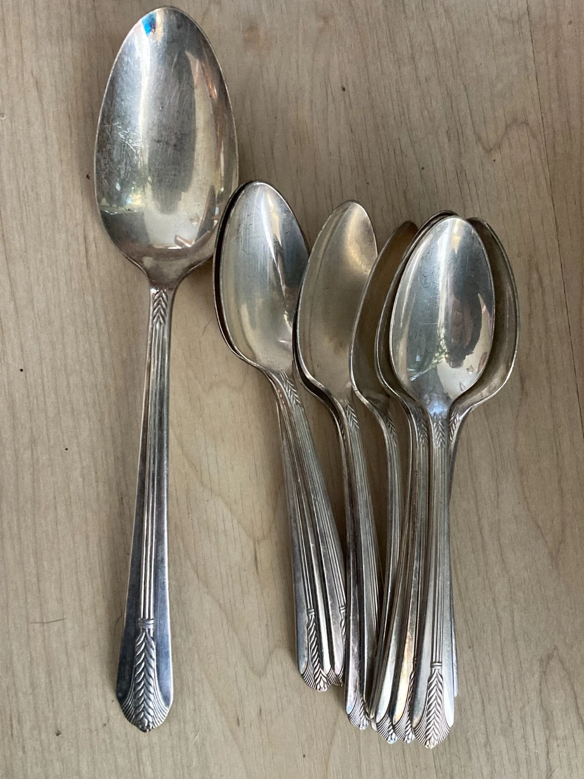Wm. Rogers 1939 ALLURE Wheat SilverPlate Flatware, 1 serving spoon, 11 teaspoons