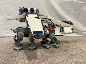 LEGO Star Wars:  (10195) Republic Dropship with AT-OT Walker 1758 pieces****