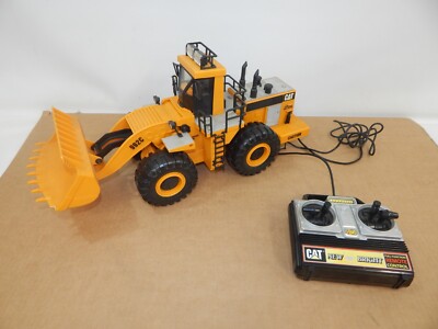 Vtg 1986 New Bright CAT 992C Remote Control Front Power Loader