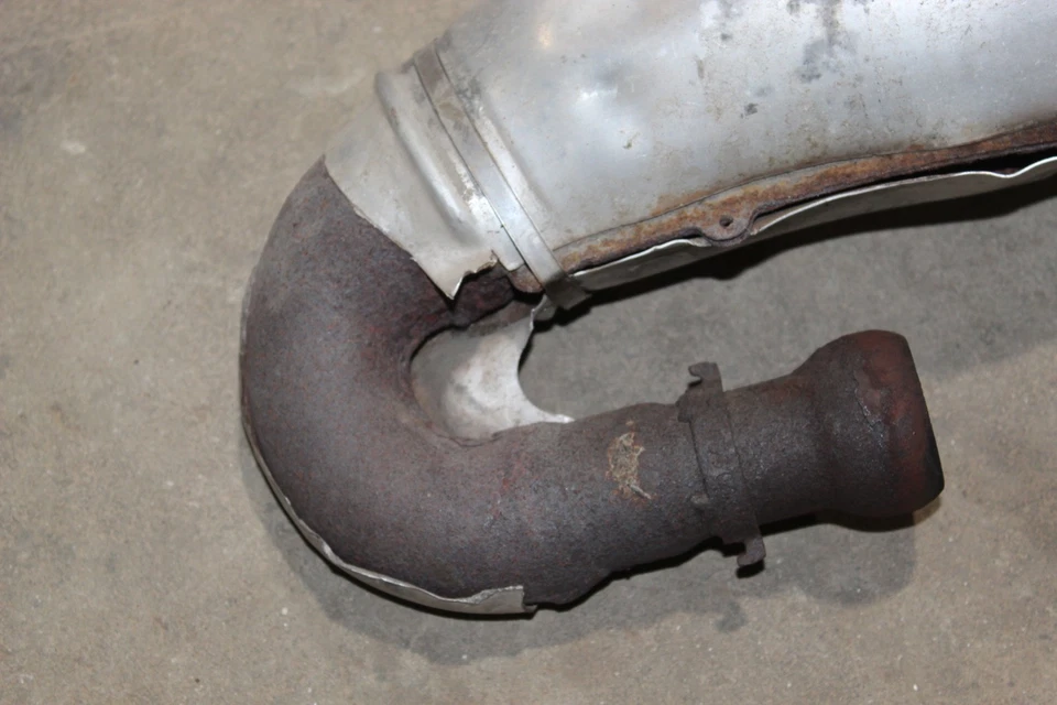 Tubo de cámara de expansión de escape Ski-doo Summit 800 Highmark 2000  Foto 2 de 4