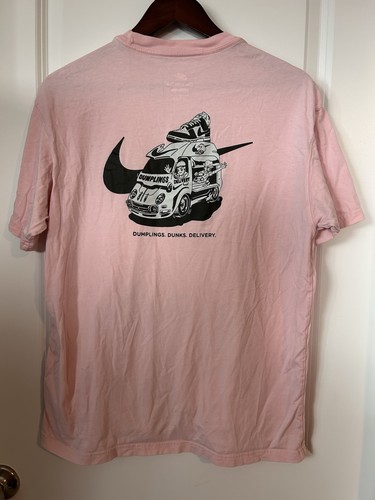 Nike Sole Food Dumpling Dunks Delivery T Shirt Size Medium Loose Fit Pink Bloom - Picture 7 of 12