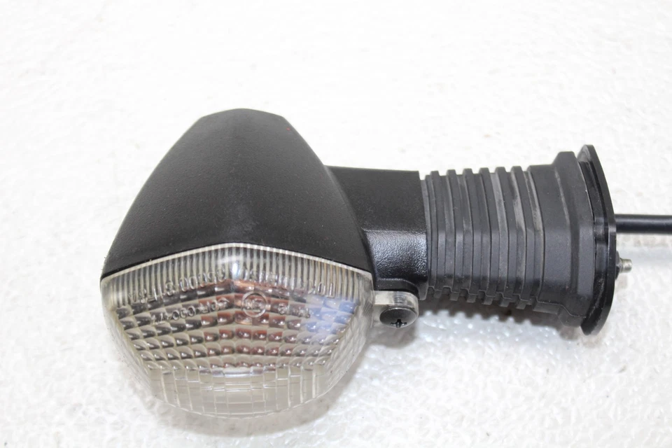 08-12 SUZUKI KATANA 650 GSX650F ПРАВЫЙ ПЕРЕДНИЙ ПОВОРОТНИК СВЕТОВОЙ ИНДИКАТОР - Изображение 2 из 4