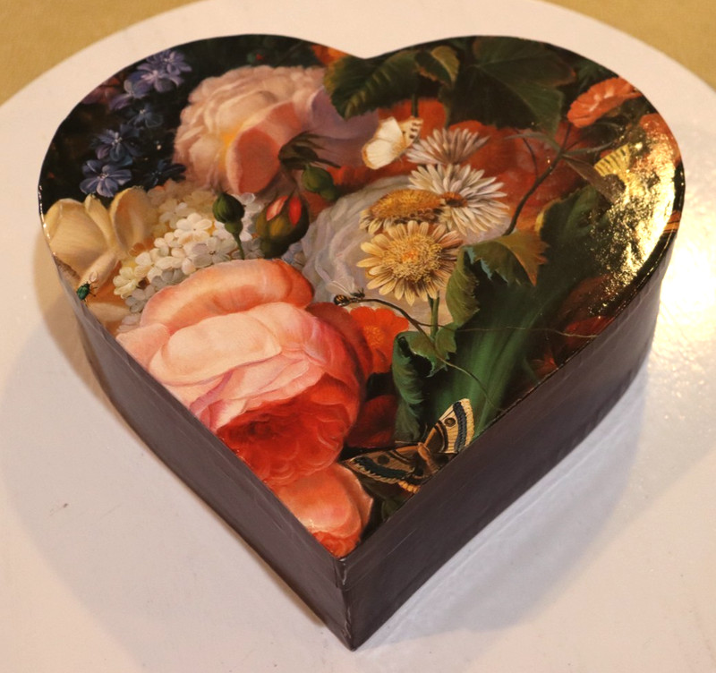Set of 4 Nesting Heart Shaped Decorative Box Floral Pattern Keepsake Container