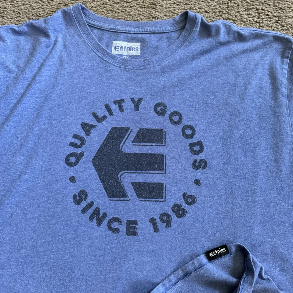 Camisa Etnies De Colección Para Hombres 2XL Patinador Skateboarding Y2K Clásica Logo Camiseta Azul 00s Foto 4 de 4