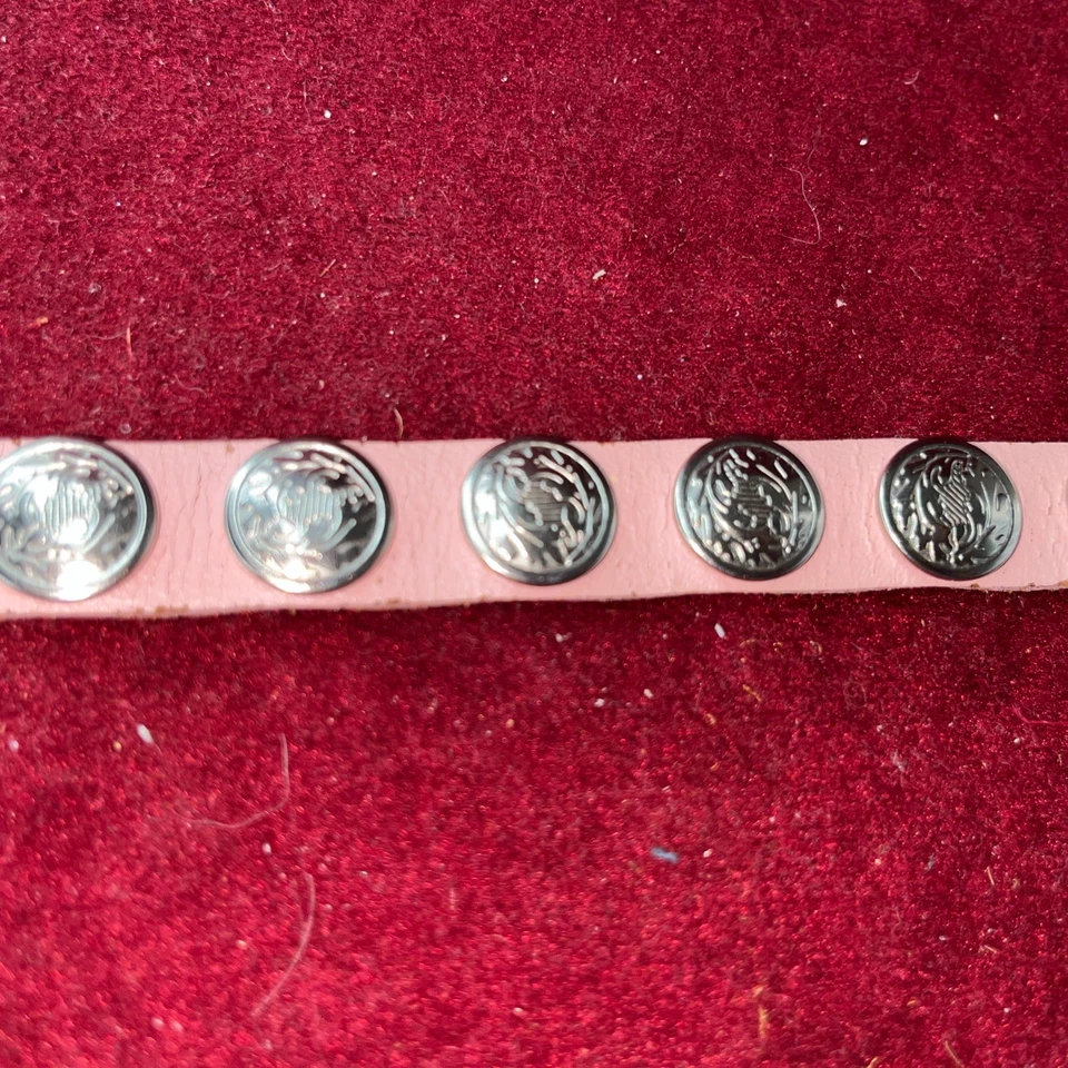 Cinturón De Colección Años 90 Y2K FORENZA Cuero Rosa Plateado Tachonado Estilo Concho Ajustado Grande Foto 4 de 4