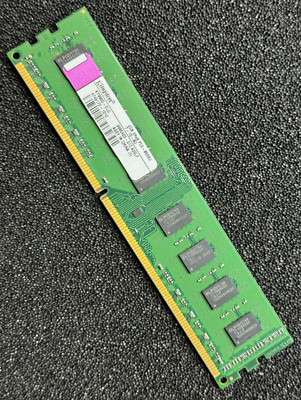 KINGSTON - (2GB) 1x 2GB DDR3 RAM 2Rx8 PC3-8500U * KY996D-ELD * 9995403-012.A00LF