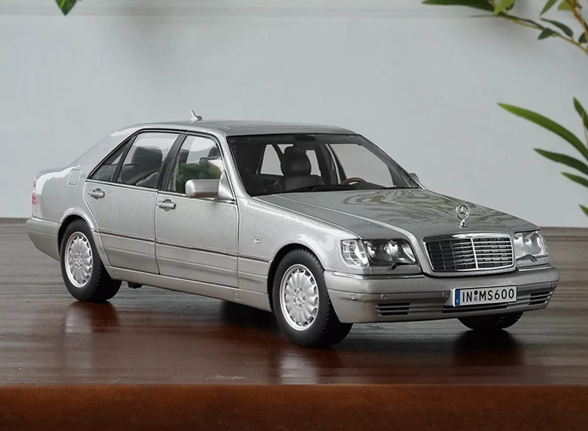 1/18 Scale Mercedes-Benz S600 W140 1990 Silver Diecast Car Model