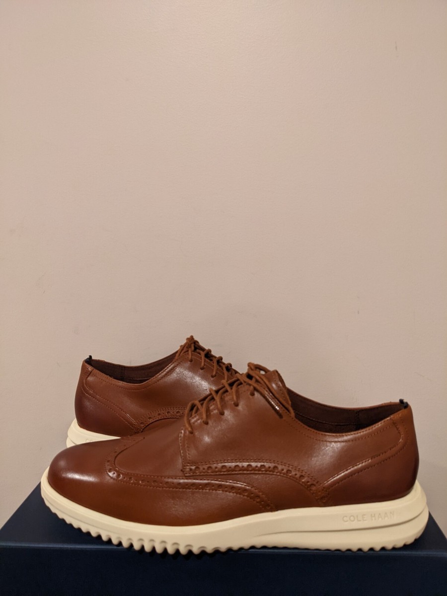 Cole Haan Men display picture 2
