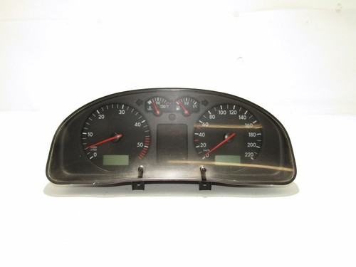 VW PASSAT 3B B5 1.9 TDI CLUSTER Tacho kombiinstrument speedometer 3B1919880C