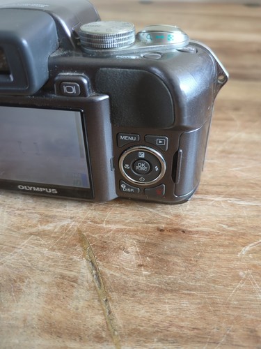 Olympus SP-550UZ 7.1MP Digital Bridge Camera Silver - Picture 7 of 12