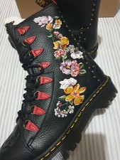 Dr Martens Nyberg Leather Casual Lace 