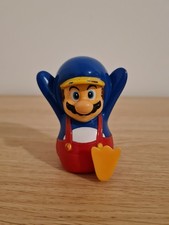 2014 Nintendo Super Mario Penguin Figure Collectable Mcdonald Toy [Splits]
