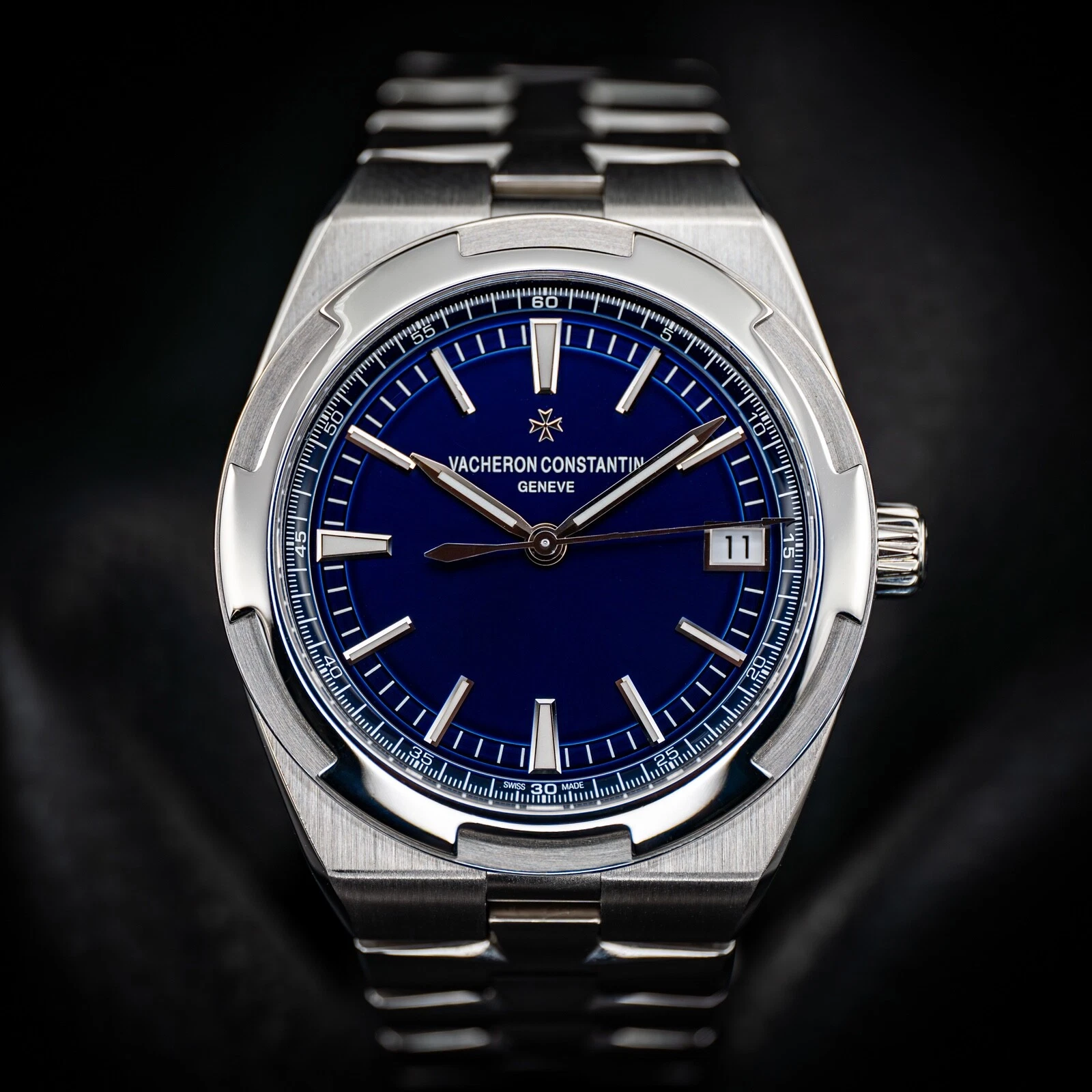 Vacheron Constantin — Vacheron Constantin Overseas 41mm Steel Blue Dial 4500V/110A-B128 Complete Set