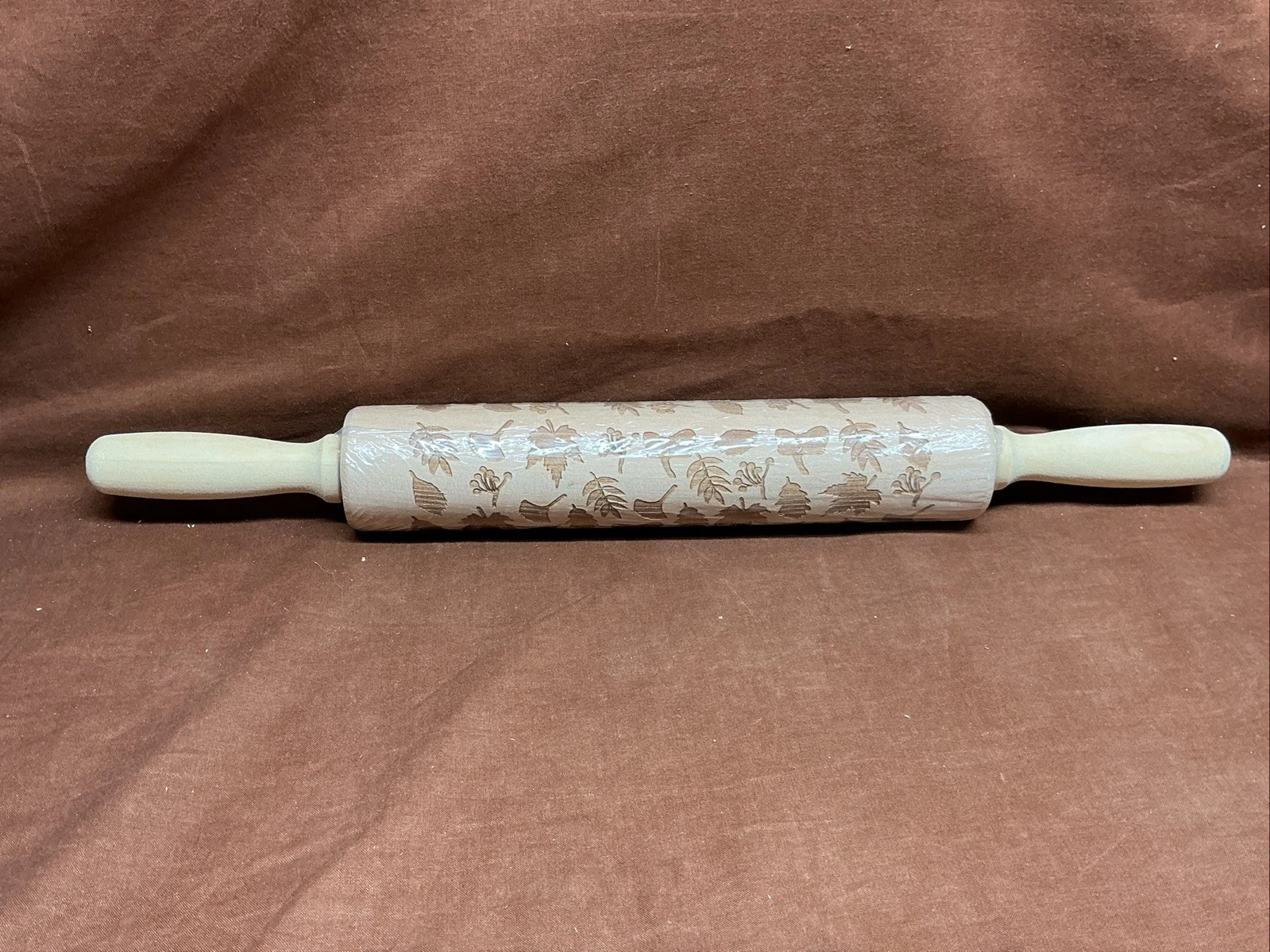 Wooden Embossed Botanical Floral & Leaves Rolling Pin 17” Long
Opens in a new window or tab