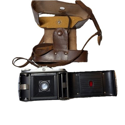 VINTAGE CAMERA IN LEATHER CASE GERMANY AGFA ISOLETTE II CAMERA LENS EXTENDS OPEN