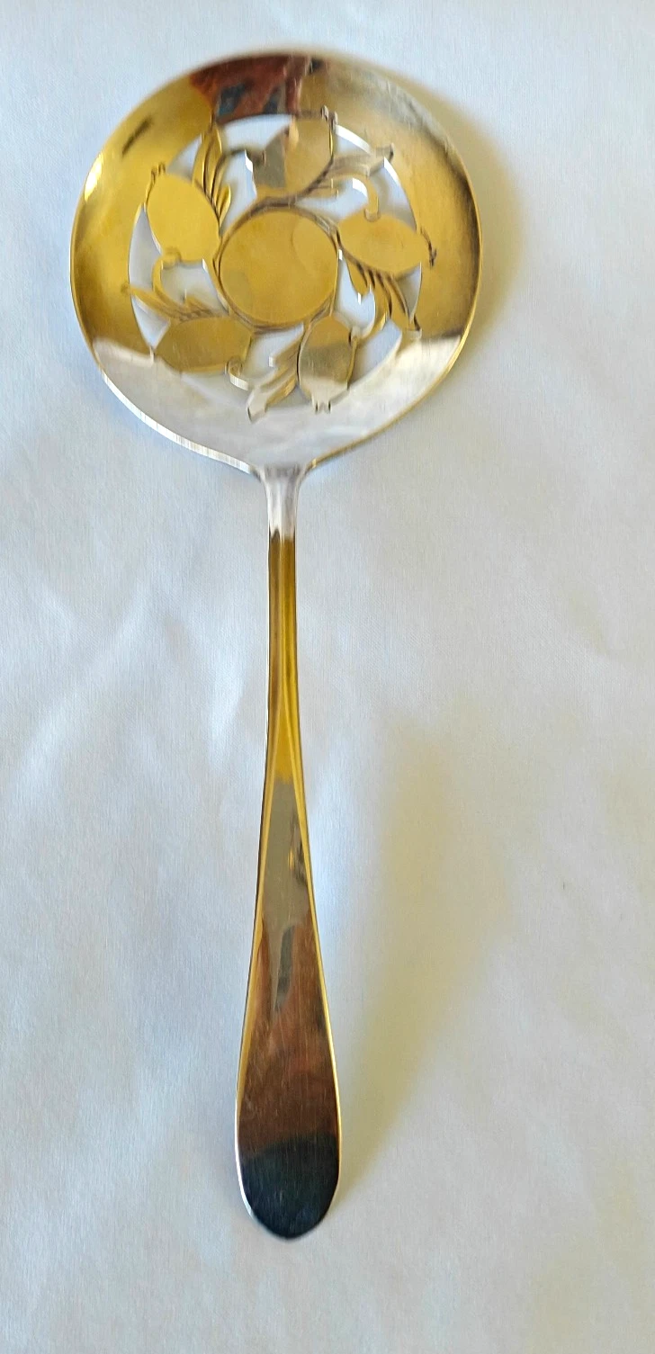 VINTAGE International Silver Co. Silverplate Pierced Tomato Serving Spoon