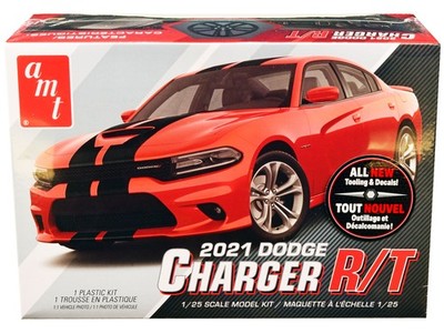 AMT AMT1323M 1/25 Skill 2 Model Kit 2021 Dodge Charger R/T