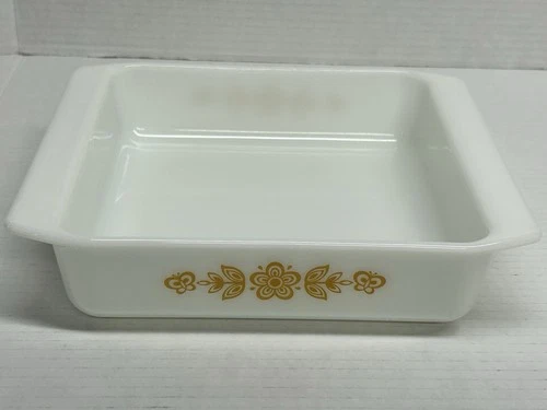 Vintage Pyrex Butterfly Gold 922 8x8x2 Square Baking Dish