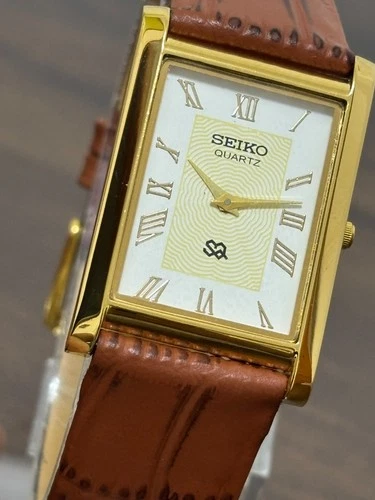 Vintage Seiko Slim Men's Quartz Wrist Watch -Roman Dial -Leather Strap