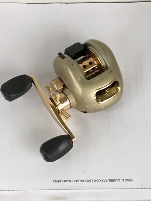 リール PFLUEGER SUPREME 1-6BBH Pflueger Supreme® Spinning Reel