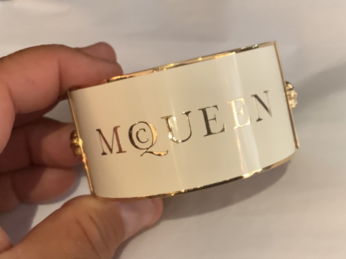 Alexander McQueen White Enamel and Gold-Tone Logo Cuff Bracelet Alexander McQueen Enamel Skull Bangle Bracelet - Bangle  main image 2