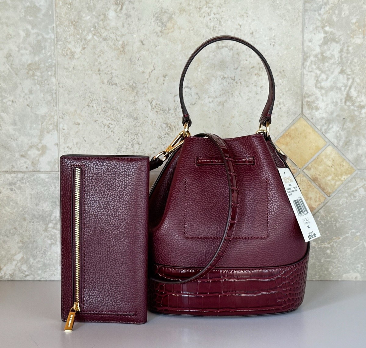 MICHAEL KORS REED MD BELTED BUCKET MESSENGER BAG + BIFOLD MICHAEL KORS REED MD BELTED BUCKET MESSENGER BAG + BIFOLD