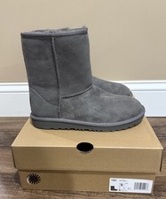 NIB UGG Kids Size 5/Women s Size 6.5 Classic II Boot GREY