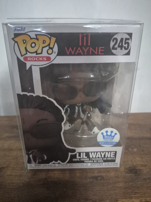 Joker King Funko Pop #416 Funko Exclusive in Pop Protector