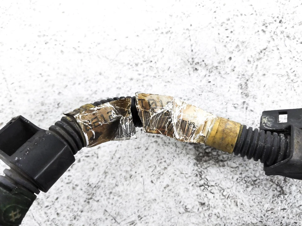 2009-2015 Toyota Venza 2.7L At Positive Battery Cable 82122-0T010 *Minor Rust* - Image 4 of 4