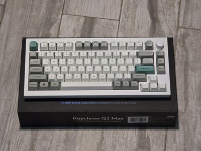 Keychron Q1 Max 75% Wireless Mechanical Keyboard Knob Version MINT Condition 