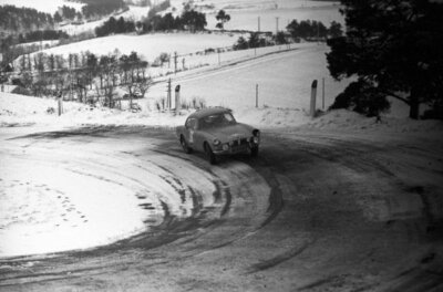 Alex Griffiths & Stuart Turner Reliant Sabre 6 Monte Carlo Rally 1965 Photo 3