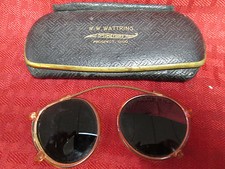 Antique Vintage Clip On Sun Glass Green with Metal Spring Bar in Calm Shell Case