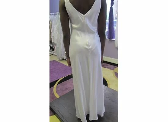 Fiesta long sleeveless white formal dress with shawl- Size XL - Image 3 of 3