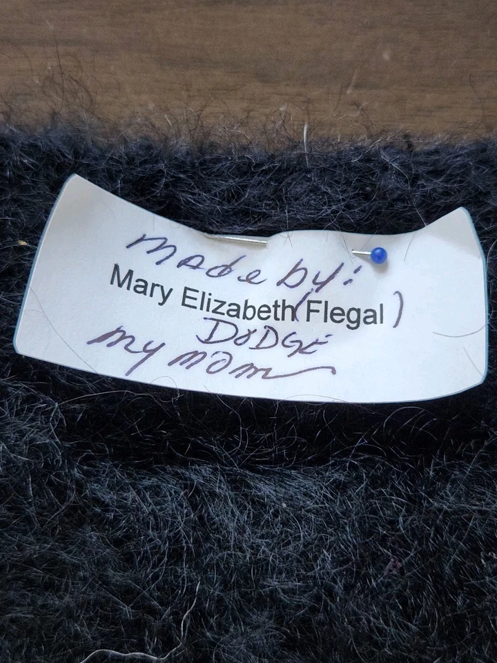 Винтажный ручной работы пушистый вязаный черный шаль caplet свитер с O кольцо Os - Изображение 4 из 4