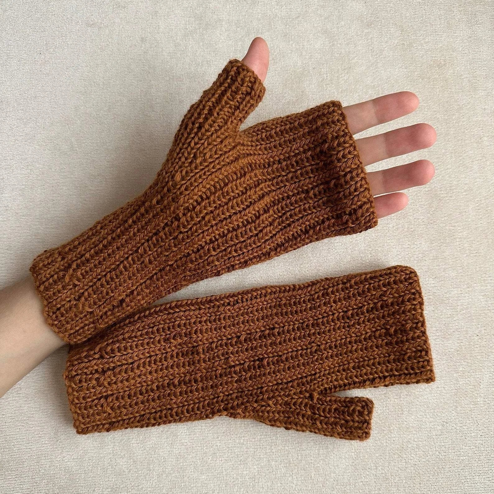Brown Merino Ribbed Fingerless Gloves
