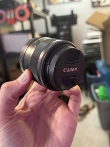 Canon EF-M 15-45mm f/ 3.5-6.3 IS STM Lentille - Excellent état avec bouchons de lentilles