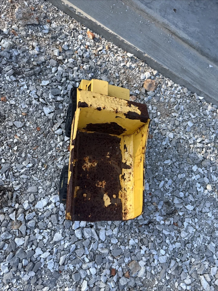 Tonka Mighty Dump Truck  1970’s Vintage Yellow Pressed Steel  XMB-975  19” - Image 2 of 3