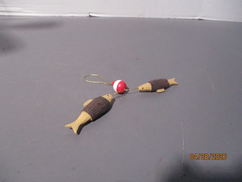 2 WOOD FISH AND RED AND WHITE BOBBER DECORATION