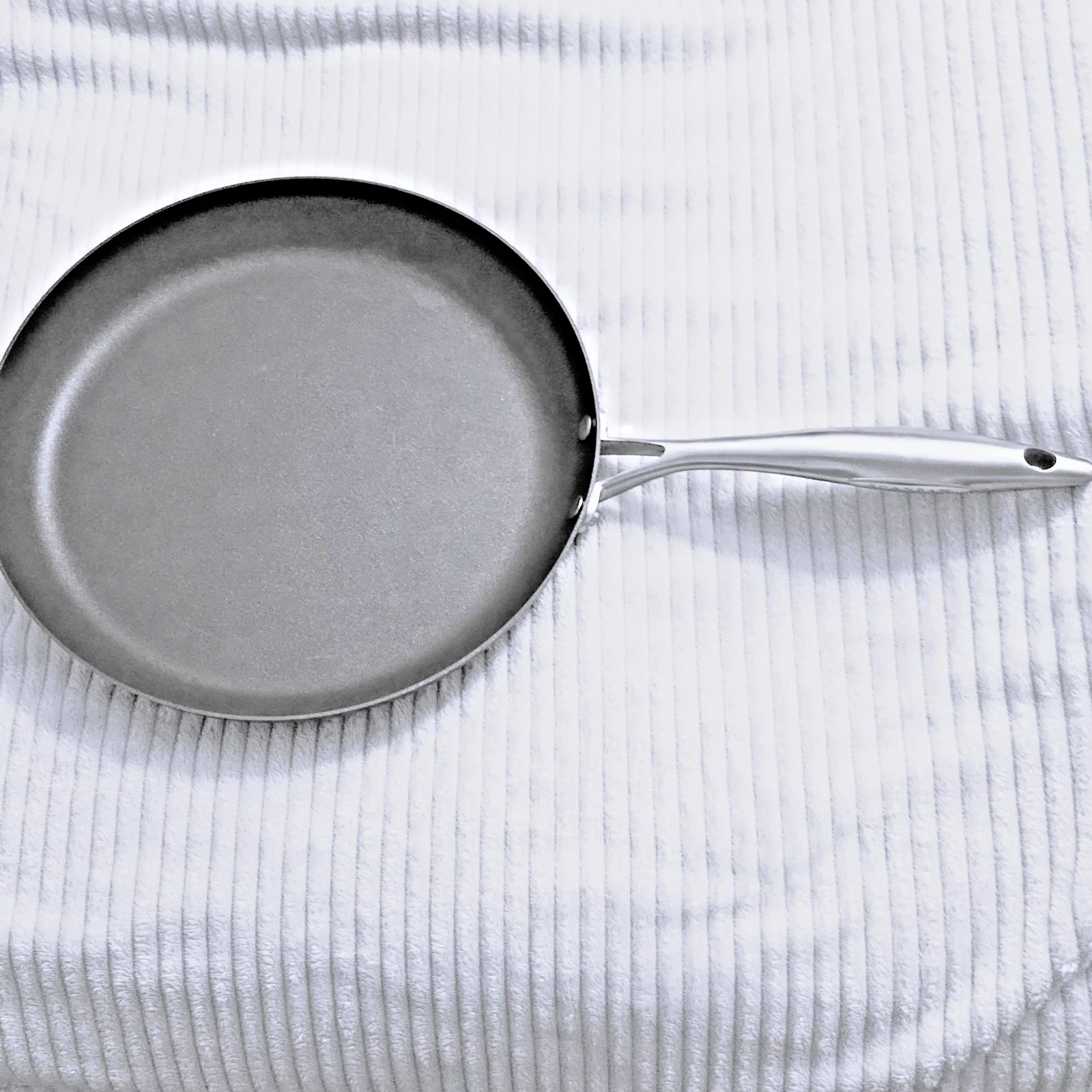 Scanpan Stratanium Nonstick Fry Pan Cookware 12.5 in Denmark
Opens in a new window or tab